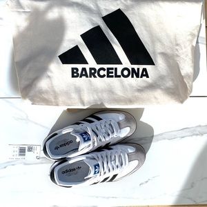White Adidas Sambas